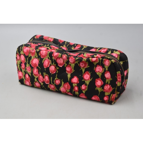 347 - Makeup Bag Containing Jewellery to include Costume and Silver 945