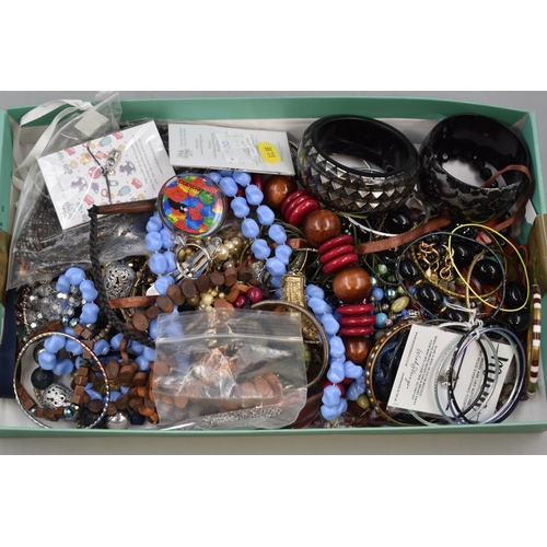 353 - Large Mixed Lot of Unsorted Jewellery .