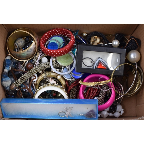 354 - Large Mixed Lot of Unsorted Jewellery