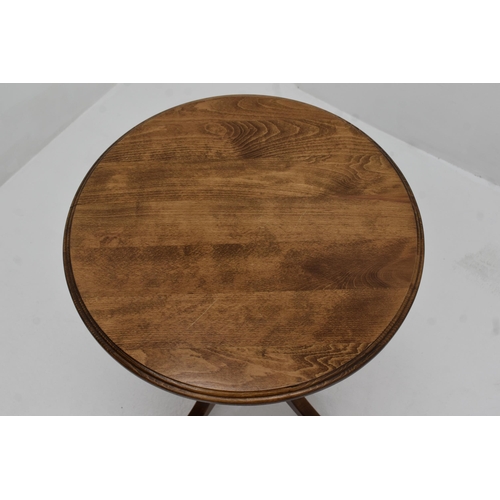 506 - Vintage Fine Quality Oak Round Side Table approx 26