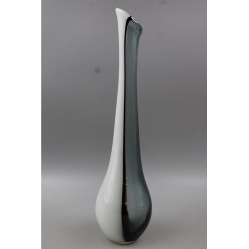 596 - Lifestyle Collections Glass Vase (18