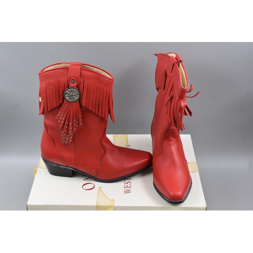 601 - Pair of Boxed as New Size 7 Western Boots in Brothel Red With a Cowboy Hat