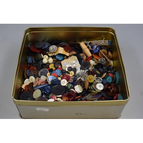 610 - Biscuit Tin of Buttons