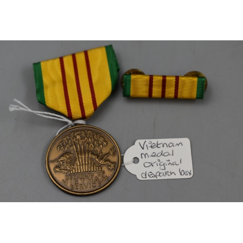 151 - USA Republic of Vietnam Service Medal with Ribbon