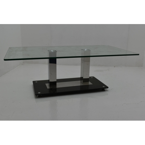 433 - Contemporary Tempered Glass Topped Coffee Table Measures 47 W x 25.5 D x 16 H Inches