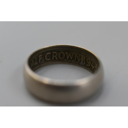 52 - Heavy Silver Band Ring with Internal Markings for Half Crown (Size T) cpmplete with presentation box