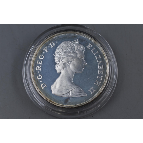 105 - A Silver Proof Queen Elizabeth 'Queen's Mother' Commemorative Crown. With Presentation Case and Cert... 