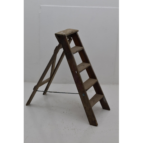 629 - A Wooden Five Rung Step Ladder, Approx 40.5