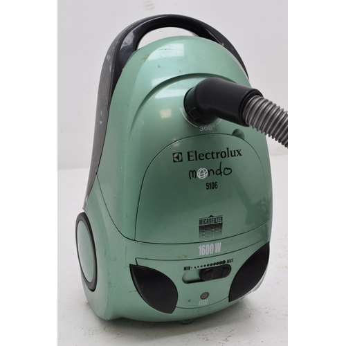 636 - An Electrolux Mondo 5106 Vacuum Cleaner. Powers on When Tested.