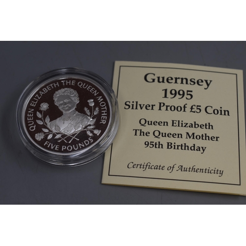 137 - Elizabeth II Queen Mother 95th Birthday £5 Silver Proof Coin Complete With Certificate