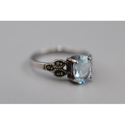 40 - Silver 925 Turquoise Stoned Ring Complete with Presentation Box