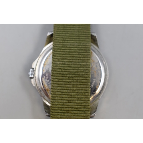 79 - Shark Army Military Style Watch with Fabric Strap (Working)