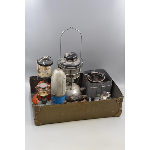 752 - Selection of Lamps and Stives Includes Primus, Storm Lamp and Other