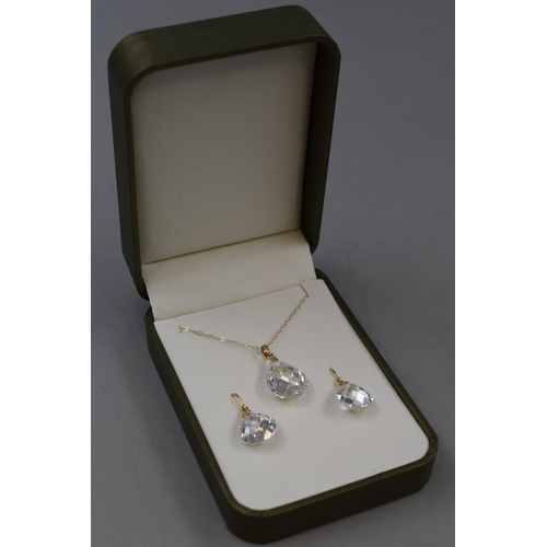 48 - Gold 585 (14ct) Gold Earring and Pendant Set on 9ct Gold Chain Complete with Presentation Box