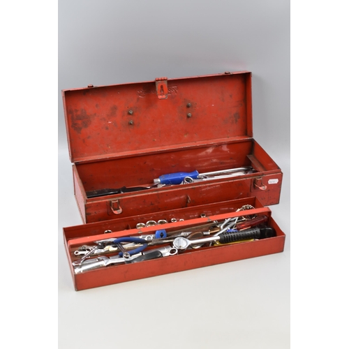 669 - Snap On Metal Tool Box containing Spanners, Socket Sets, Tools and More