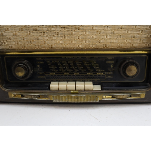 609 - Vintage Grundig Model 2043 in Wood Case (Powers On) 22