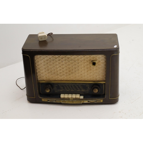 609 - Vintage Grundig Model 2043 in Wood Case (Powers On) 22