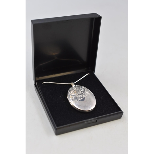 11 - Hallmarked Birmingham Silver Locket Pendant (4cm)