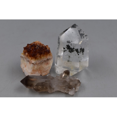 144 - A Selection of Gemstones and Gemstone Guides. Includes Quartz, Turquoise and More.