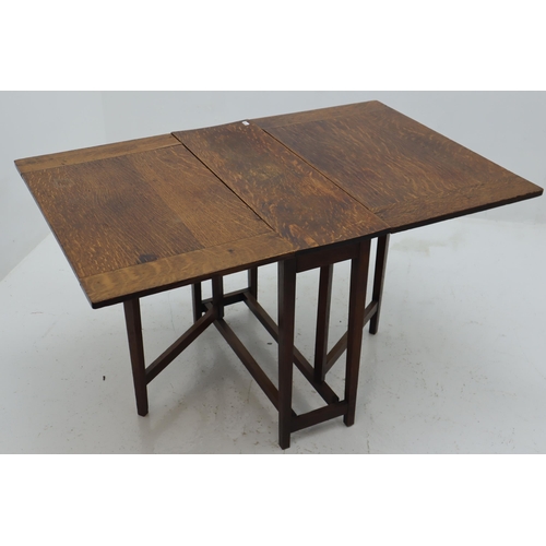 368 - Vintage Oak Mid Sized Drop Leaf Table with Stunning Wood Grain Pattern needs attention to leg frame ... 