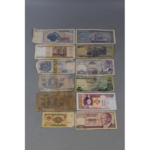 192 - Selection of 12 Mixed Worldwide Bank Notes