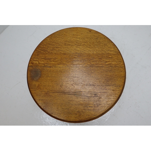 463 - A Circular Wooden Side Table, Approx 24.5