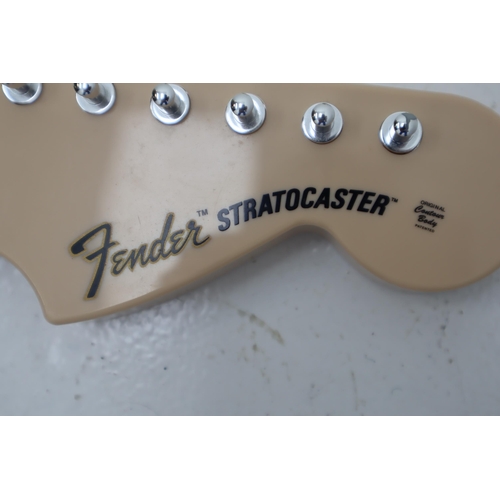 512 - Fender Stratocaster Guitar for Rock Band 4 Wireless For Playstation 4