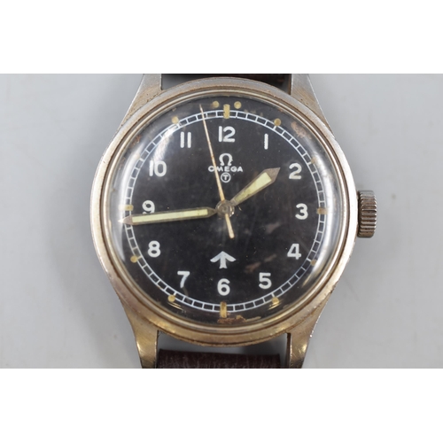 18 - Omega 1953 RAF “Fat Arrow” Pilots Wristwatch (Ref 6645 101000) Men's Manual Winding with Leather Str... 