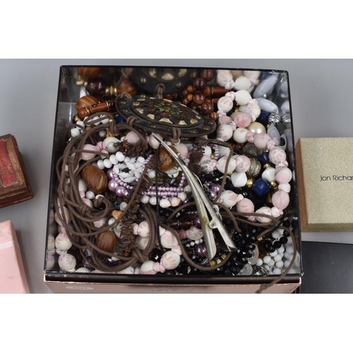 386 - Mixed Lot of Unsorted jewellery in a Box with Gift Boxes included