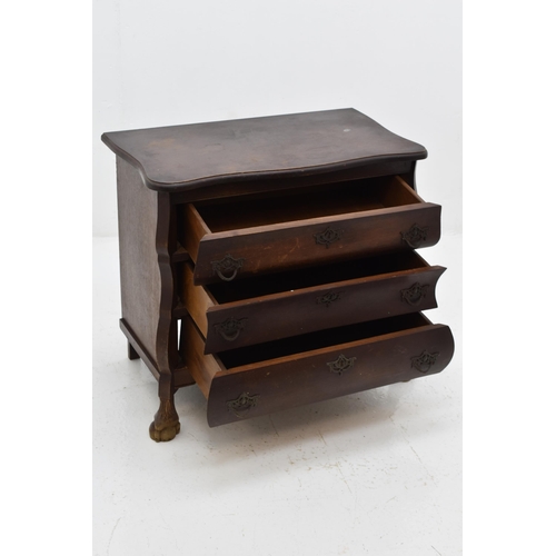 492 - Chest of 3 Drawers Standing on Claw Feet (73cm x 40cm x 36cm)