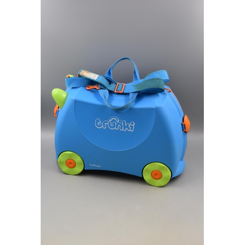 568 - Childrens Trunki Pull Along Storage Case with Key