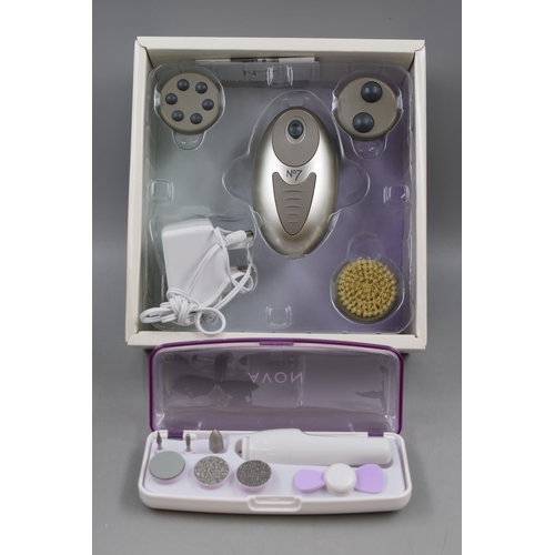 576 - No 7 Palm Control Body Massager and a Nail Care Set