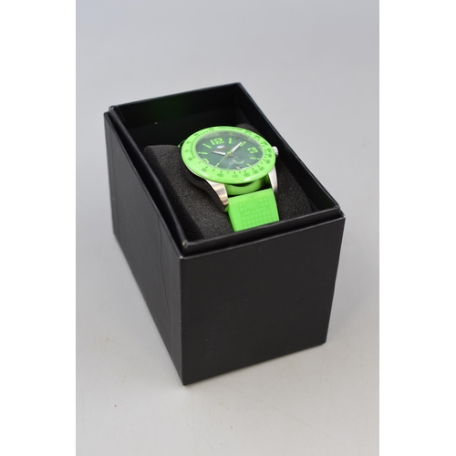 82 - Band New Divers Style Waterproof Time and Date Watch in original gift box with tags ideal christmas ... 