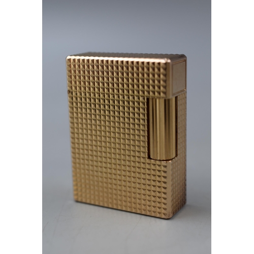 49 - S T Dupont of Paris Gold Plated Lighter (G9AE64)