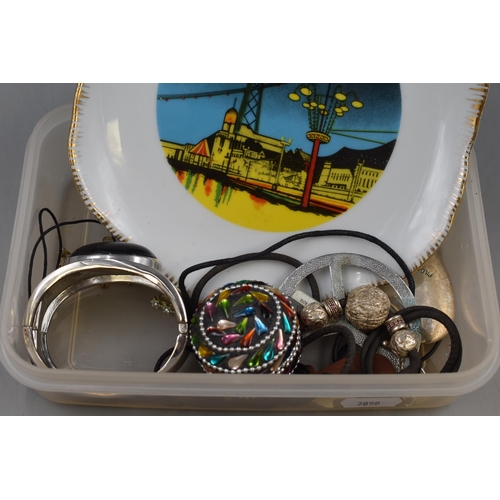 456 - Mixed selection of Jewellery including silver, Blackpool Commemorative Plate and a Harry Potter gold... 