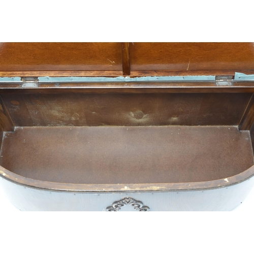 558 - Vintage Wooden halfmoon bedding box with Velour (37