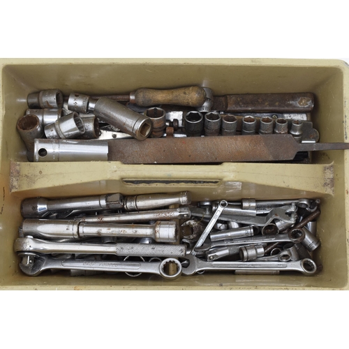 669 - A Torque Wrench, And A Mixed Selection of Sockets and Other Tools.