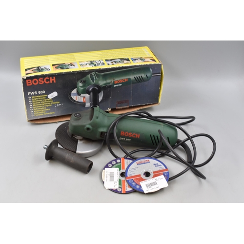 686 - Bosch PWS 600 Angle Grinder in Box (working)