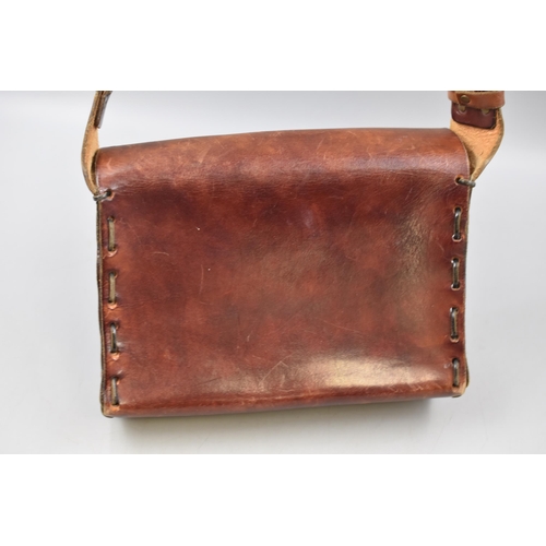 702 - Heavy leather Shoulder Bag with Brass Clasp