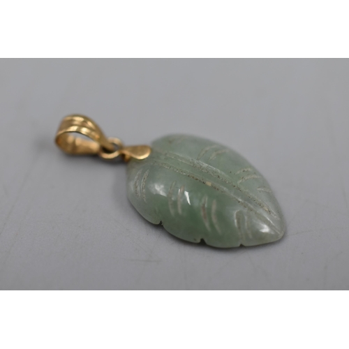 8 - Gold 9 (375) Carat Mounted Jade Leaf Pendant In Presentation Box