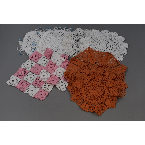 466 - Mixed selection of vintage Lace dollies