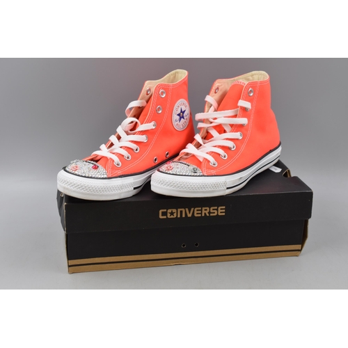 656 - Pair of New Unisex Converse All Star in Box (Size 5)