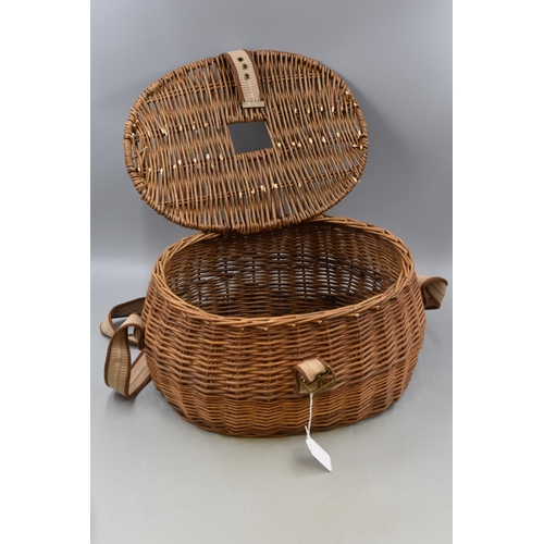 676 - Vintage Rattan Fishing Basket and a Shakespeare OMNI 070 2000a Series Fishing Reel in Box