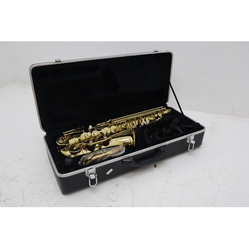 591 - Maxton saxophone complete with Case, Stand and Beginners Guide