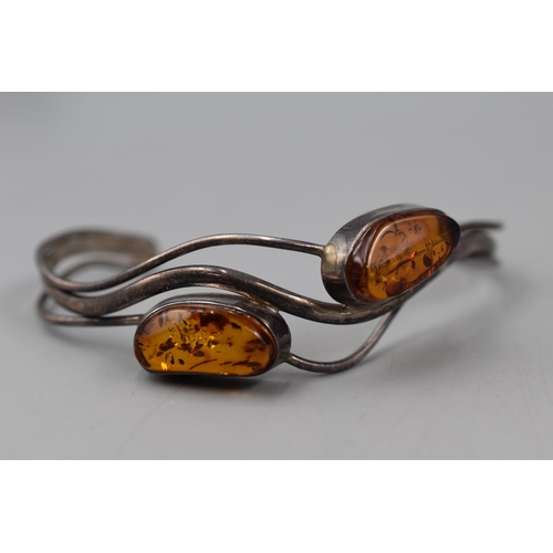 126 - Vintage Amber Bracelet Complete with Presentation Box