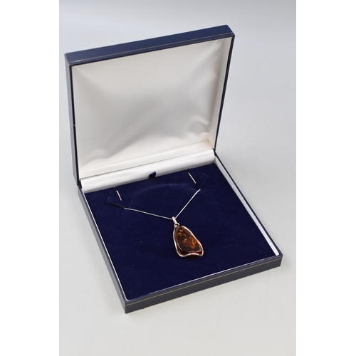 140 - Silver 925 Large Amber Stoned Pendant Necklace Complete with Presentation Box