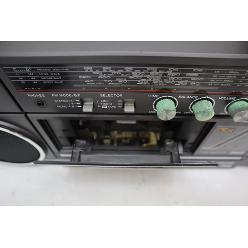 546 - Grundig Concert Boy 1100 Radio, Panasonic Portable Stereo and a CD Player (all untested)