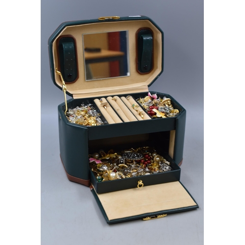 393 - Jewellery Box containing a Mixed selection of unsorted jewellery