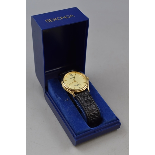 91 - Sekonda Quartz Watch with Leather Strap and Case (Working)