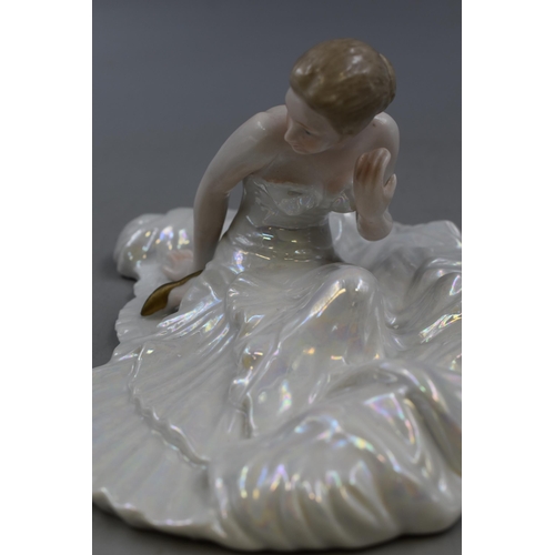 198 - Art Deco Style Porcelain Elegant Lady Statue 7